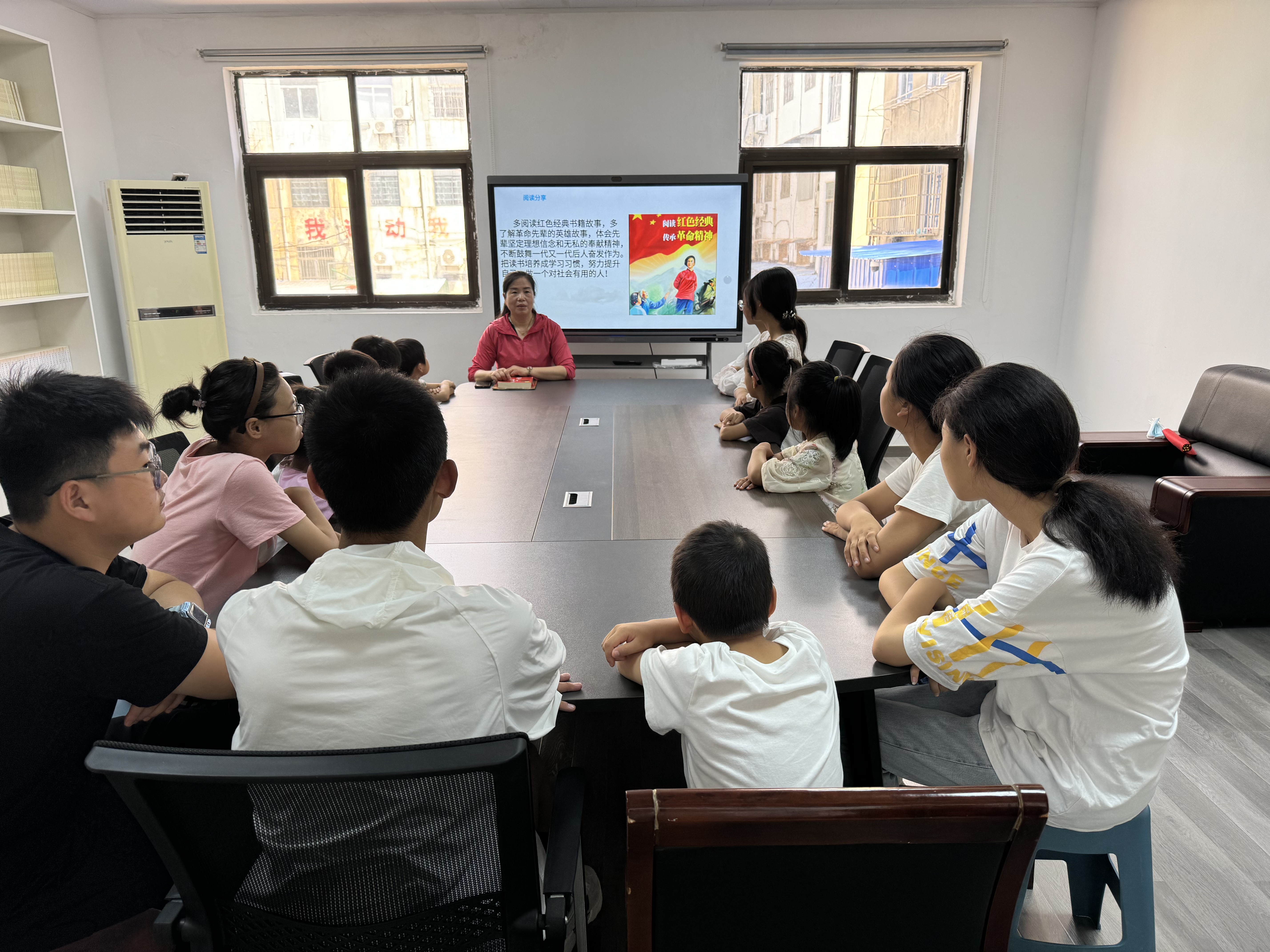 新安镇震中社区妇联.jpg